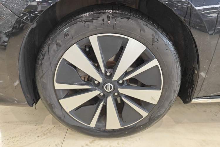 Used Nissan Teana 2021 2.0L XL Comfort Edition Left Front Wheel Hub
