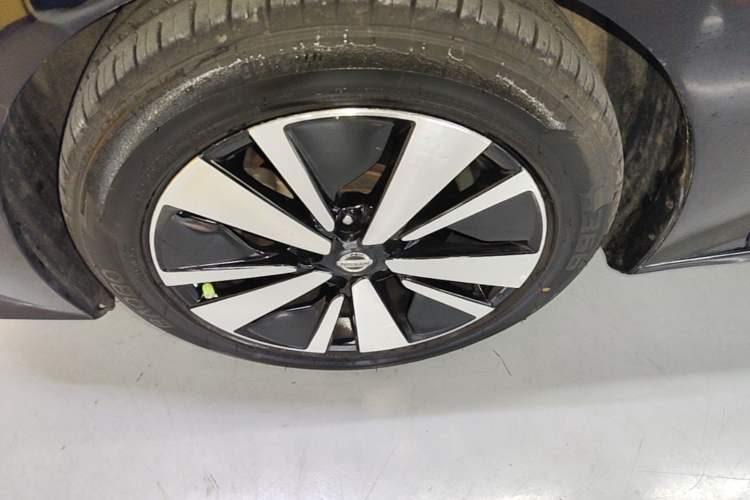Used Nissan Teana 2021 2.0L XL Comfort Edition Left Front Wheel Hub