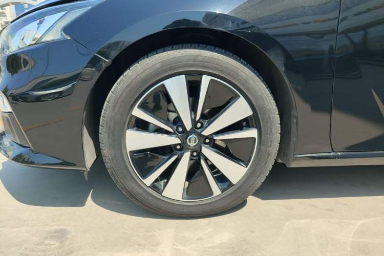 Used Nissan Teana 2021 2.0L XL Comfort Edition Left Front Wheel Hub