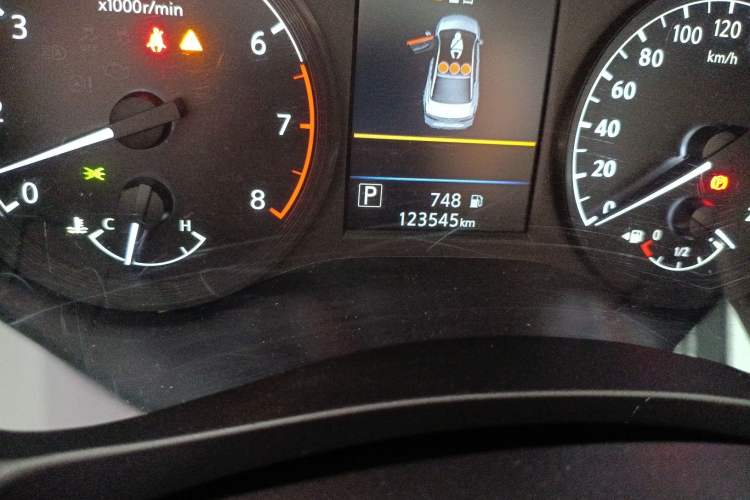Used Nissan Teana 2021 2.0L XL Comfort Edition Odometer Close Up