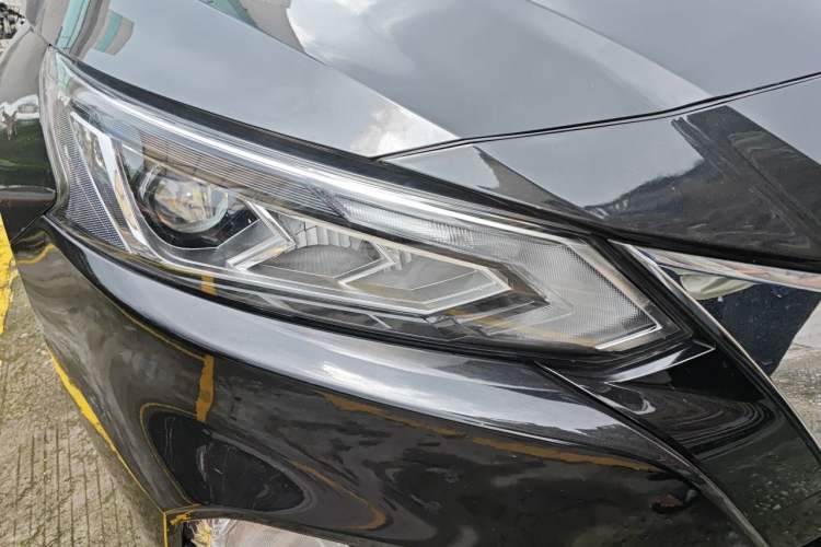 Used Nissan Teana 2021 2.0L XL Comfort Edition Right Front Headlight