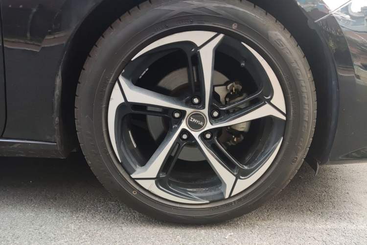 Used Nissan Teana 2021 2.0L XL Upper AD1 Smart Drive & Navigation Edition Right Front Wheel Hub