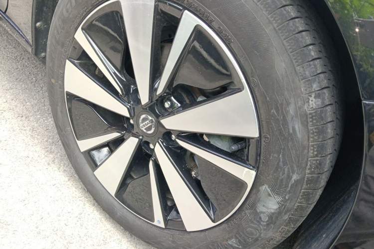 Used Nissan Teana 2021 2.0L XL Comfort Edition Right Front Wheel Hub