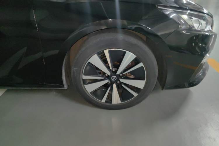 Used Nissan Teana 2021 2.0L XL Upper AD1 Smart Drive & Navigation Edition Right Front Wheel Hub