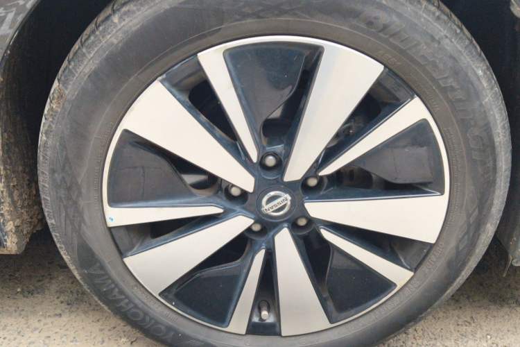 Used Nissan Teana 2021 2.0T XL Upper AD1 Smart Navigation Edition Right Front Wheel Hub