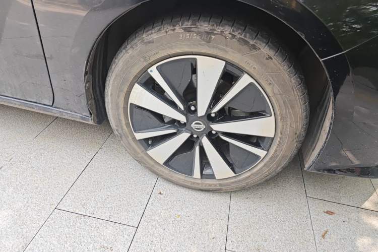 Used Nissan Teana 2021 2.0L XL Comfort Edition Right Front Wheel Hub