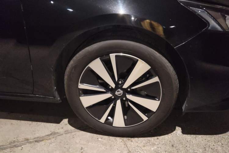 Used Nissan Teana 2021 2.0L XL Comfort Edition Right Front Wheel Hub