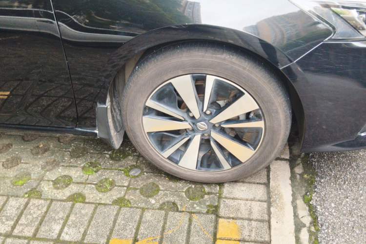 Used Nissan Teana 2021 2.0L XL Comfort Edition Right Front Wheel Hub