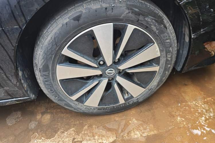 Used Nissan Teana 2021 2.0L XL Comfort Edition Right Front Wheel Hub