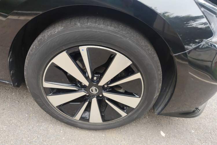 Used Nissan Teana 2021 2.0L XL Comfort Edition Right Front Wheel Hub