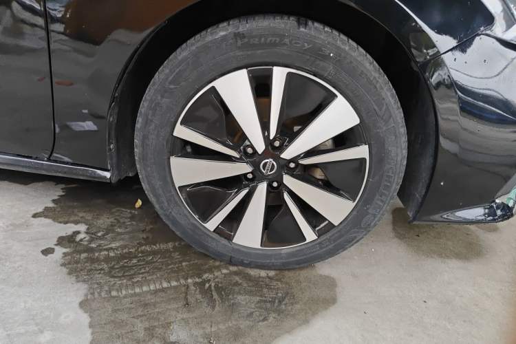 Used Nissan Teana 2021 2.0L XL Comfort Edition Right Front Wheel Hub