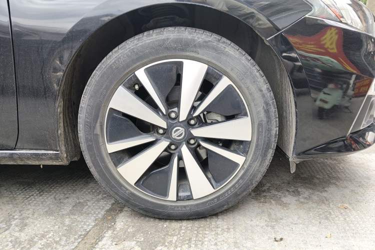 Used Nissan Teana 2021 2.0L XL Comfort Edition Right Front Wheel Hub