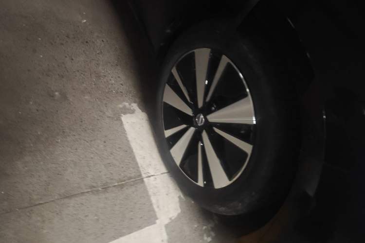 Used Nissan Teana 2021 2.0L XL Comfort Edition Right Front Wheel Hub