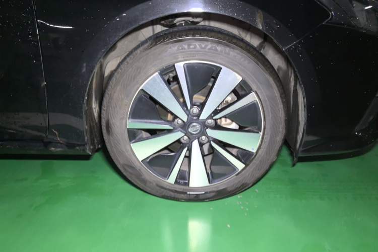 Used Nissan Teana 2021 2.0L XL Comfort Edition Right Front Wheel Hub