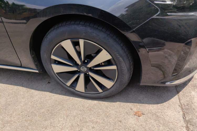 Used Nissan Teana 2021 2.0L XL Comfort Edition Right Front Wheel Hub