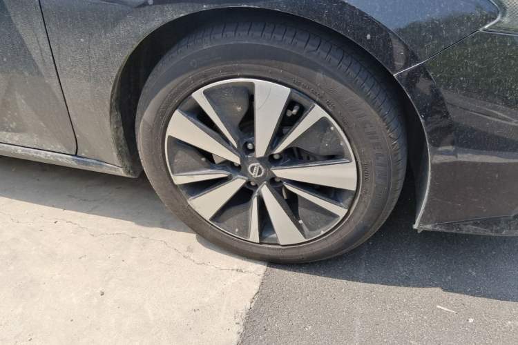 Used Nissan Teana 2021 2.0L XL Comfort Edition Right Front Wheel Hub