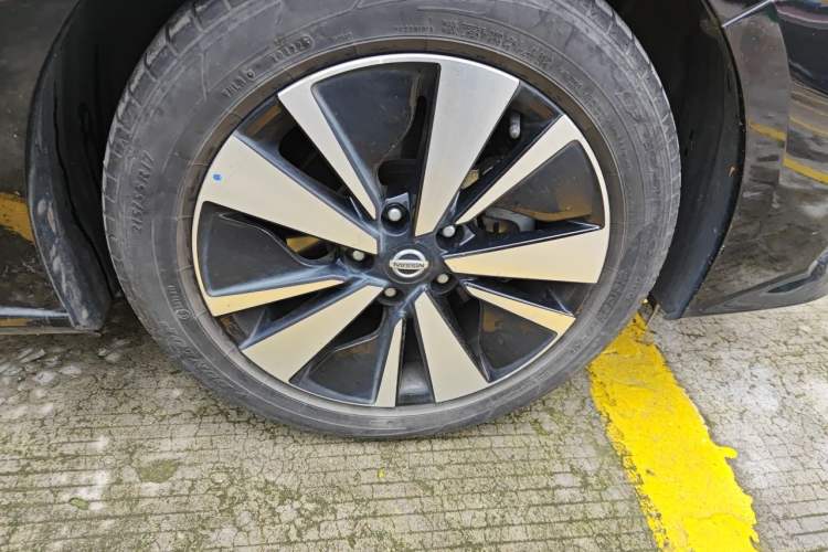 Used Nissan Teana 2021 2.0L XL Comfort Edition Right Front Wheel Hub