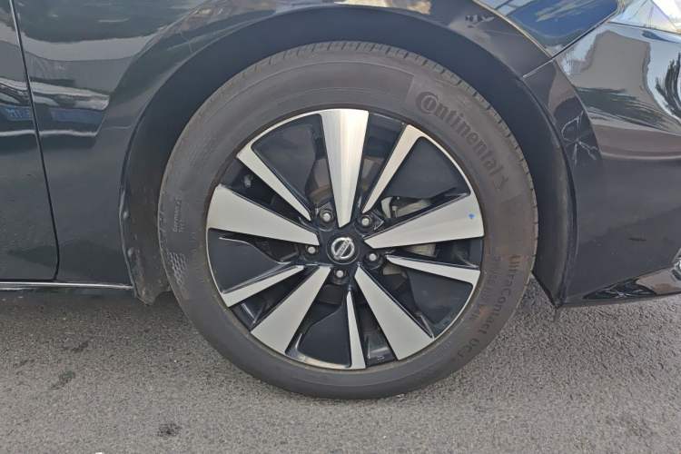 Used Nissan Teana 2021 2.0L XL Comfort Edition Right Front Wheel Hub