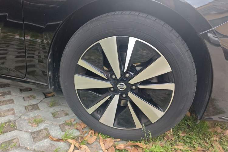 Used Nissan Teana 2021 2.0T XL Upper AD1 Smart Navigation Edition Right Front Wheel Hub