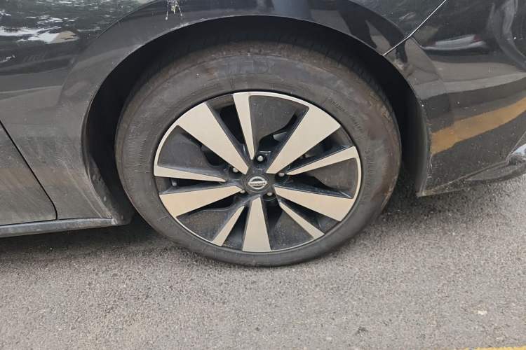 Used Nissan Teana 2021 2.0L XL Comfort Edition Right Front Wheel Hub