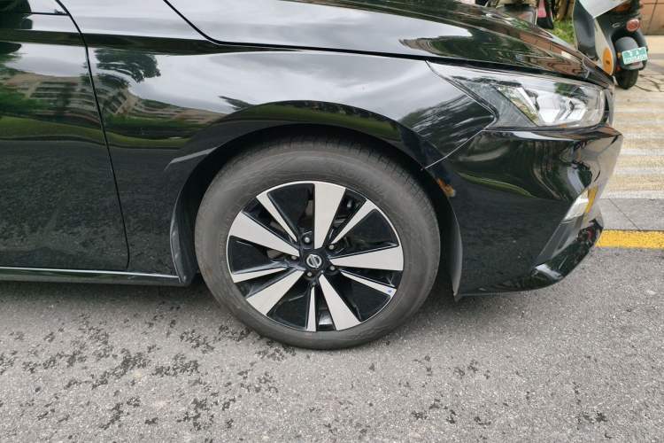 Used Nissan Teana 2021 2.0L XL Comfort Edition Right Front Wheel Hub