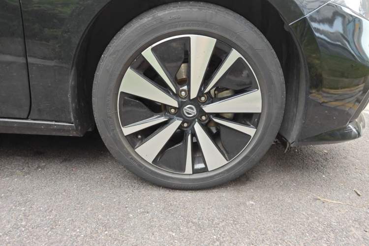 Used Nissan Teana 2021 2.0L XL Comfort Edition Right Front Wheel Hub