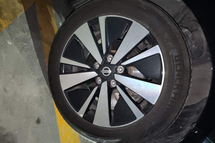 Used Nissan Teana 2021 2.0T XL Upper AD1 Smart Navigation Edition Right Front Wheel Hub