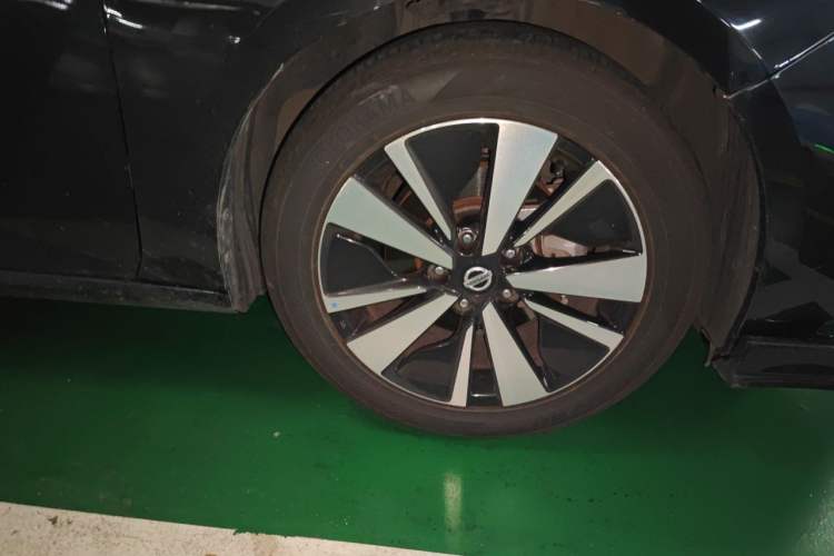 Used Nissan Teana 2021 2.0L XL Upper AD1 Smart Drive & Navigation Edition Right Front Wheel Hub