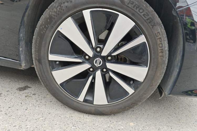 Used Nissan Teana 2021 2.0L XL Upper AD1 Smart Drive & Navigation Edition Right Front Wheel Hub