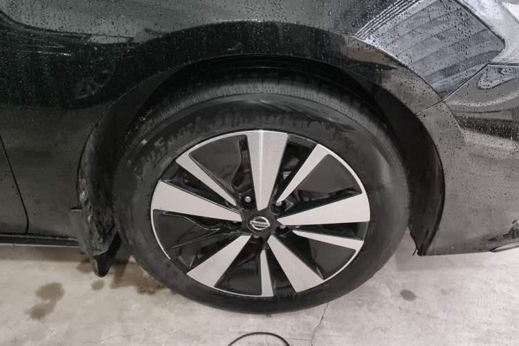 Used Nissan Teana 2021 2.0L XL Comfort Edition Right Front Wheel Hub
