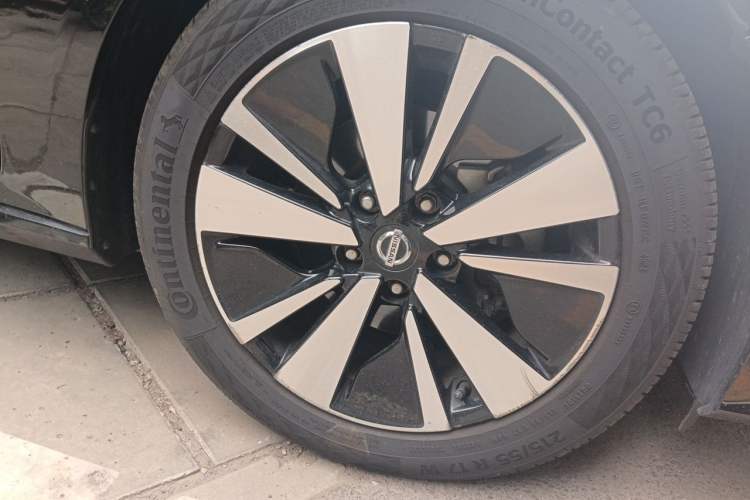 Used Nissan Teana 2021 2.0L XL Upper AD1 Smart Drive & Navigation Edition Right Front Wheel Hub