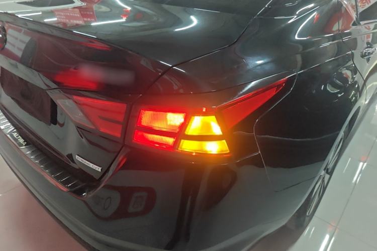 Used Nissan Teana 2021 2.0L XL Comfort Edition Right Rear Taillight