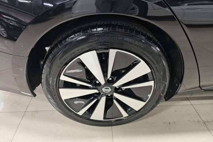 Used Nissan Teana 2021 2.0L XL Comfort Edition Right Rear Wheel Hub