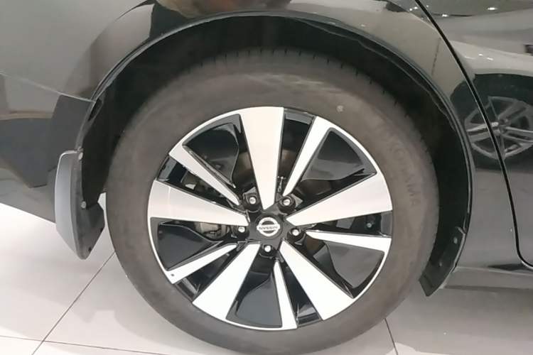 Used Nissan Teana 2021 2.0L XL Comfort Edition Right Rear Wheel Hub