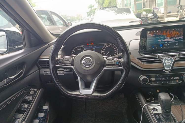 Used Nissan Teana 2021 2.0L XL Upper AD1 Smart Drive & Navigation Edition Steering Wheel
