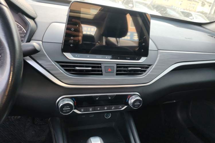 Used Nissan Teana 2021 2.0T XL Upper AD1 Smart Navigation Edition Audio And AC Panel