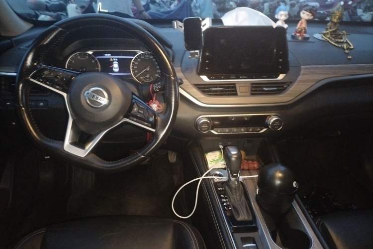 Used Nissan Teana 2021 2.0L XL Upper AD1 Smart Drive & Navigation Edition Center Console