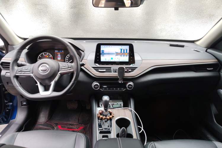 Used Nissan Teana 2021 2.0L XL Comfort Edition Center Console