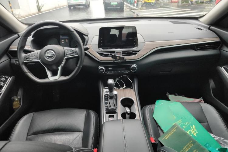 Used Nissan Teana 2021 2.0L XL Comfort Edition Center Console