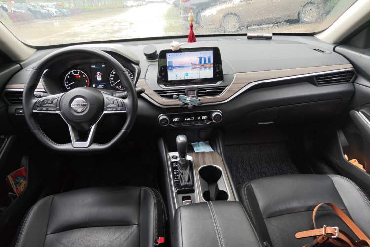 Used Nissan Teana 2021 2.0L XL Comfort Edition Center Console