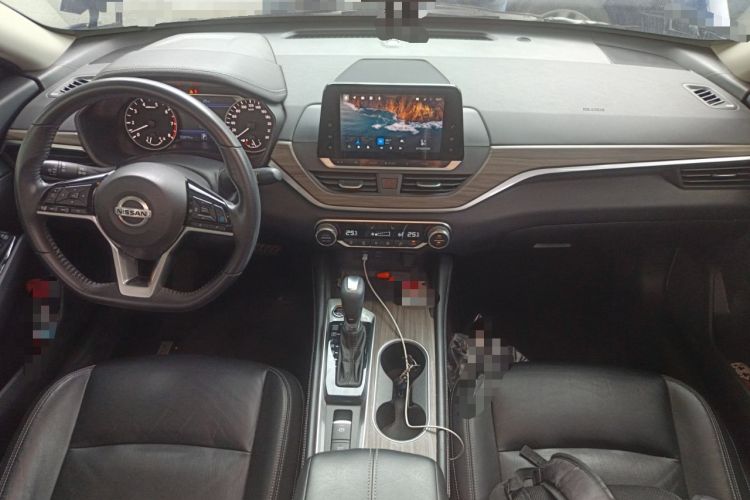Used Nissan Teana 2021 2.0L XL Upper AD1 Smart Drive & Navigation Edition Center Console