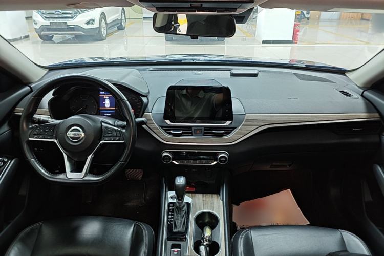Used Nissan Teana 2021 2.0L XL Comfort Edition Center Console