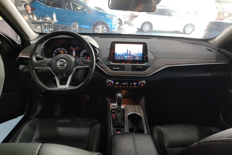 Used Nissan Teana 2021 2.0L XL Comfort Edition Center Console