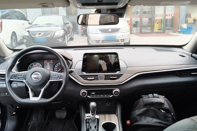 Used Nissan Teana 2021 2.0L XL Comfort Edition Center Console