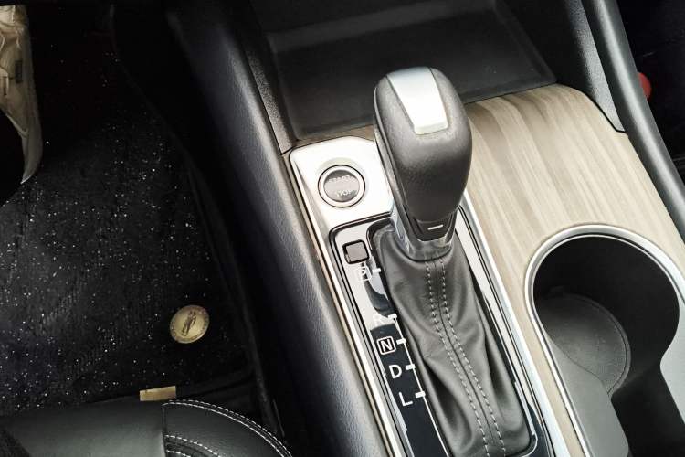 Used Nissan Teana 2021 2.0L XL Comfort Edition Gear Lever