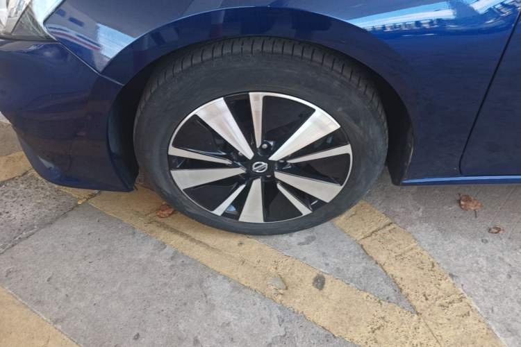 Used Nissan Teana 2021 2.0L XL Comfort Edition Left Front Wheel Hub