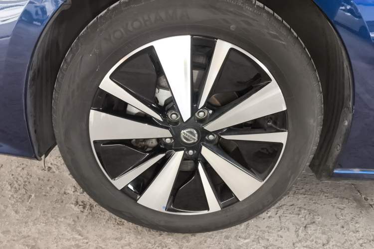 Used Nissan Teana 2021 2.0L XL Comfort Edition Left Front Wheel Hub