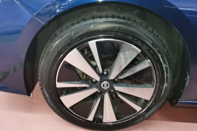 Used Nissan Teana 2021 2.0L XL Comfort Edition Left Front Wheel Hub