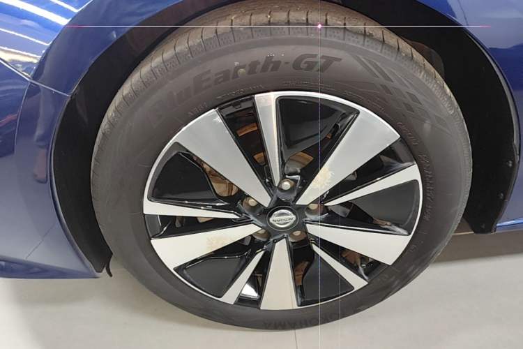Used Nissan Teana 2021 2.0L XL Comfort Edition Left Front Wheel Hub