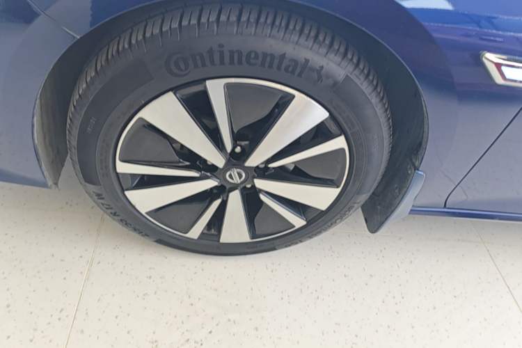 Used Nissan Teana 2021 2.0L XL Upper AD1 Smart Drive & Navigation Edition Left Front Wheel Hub